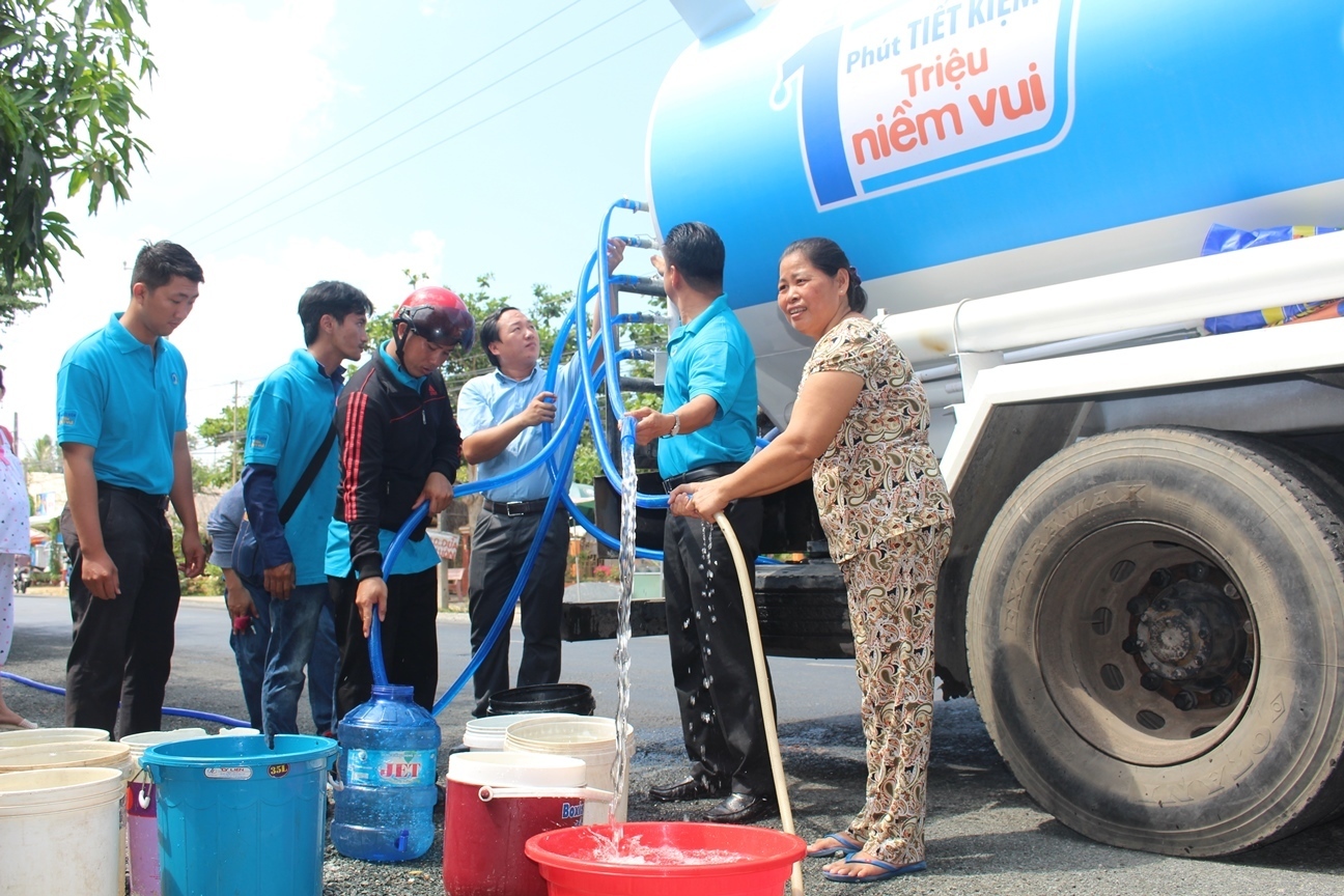 Dịch vụ bán nước sạch bằng xe tec tại quận Nam Từ Liêm