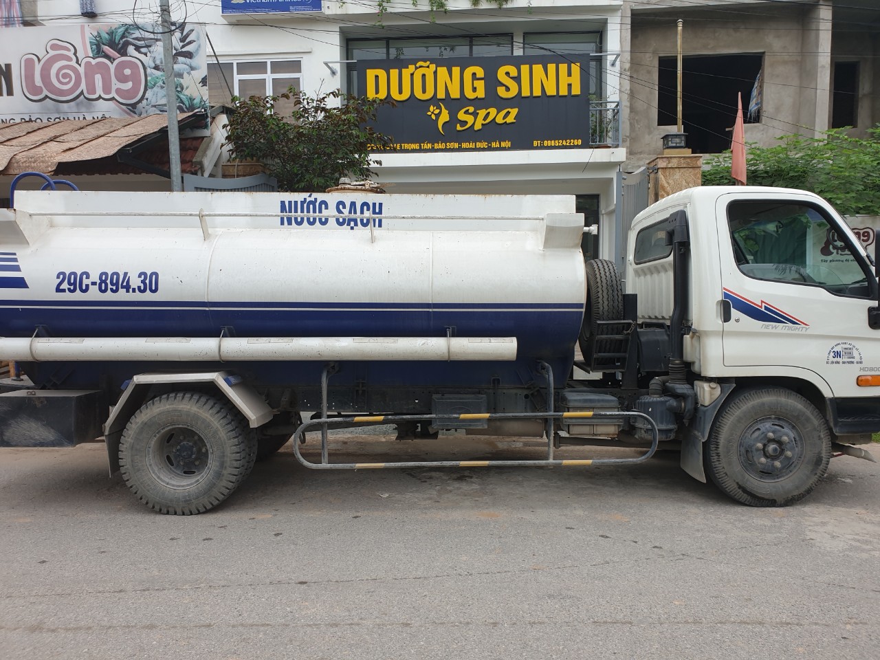 Đơn vị cho thuê xe bồn phun nước rửa đường tại quận Tây Hồ