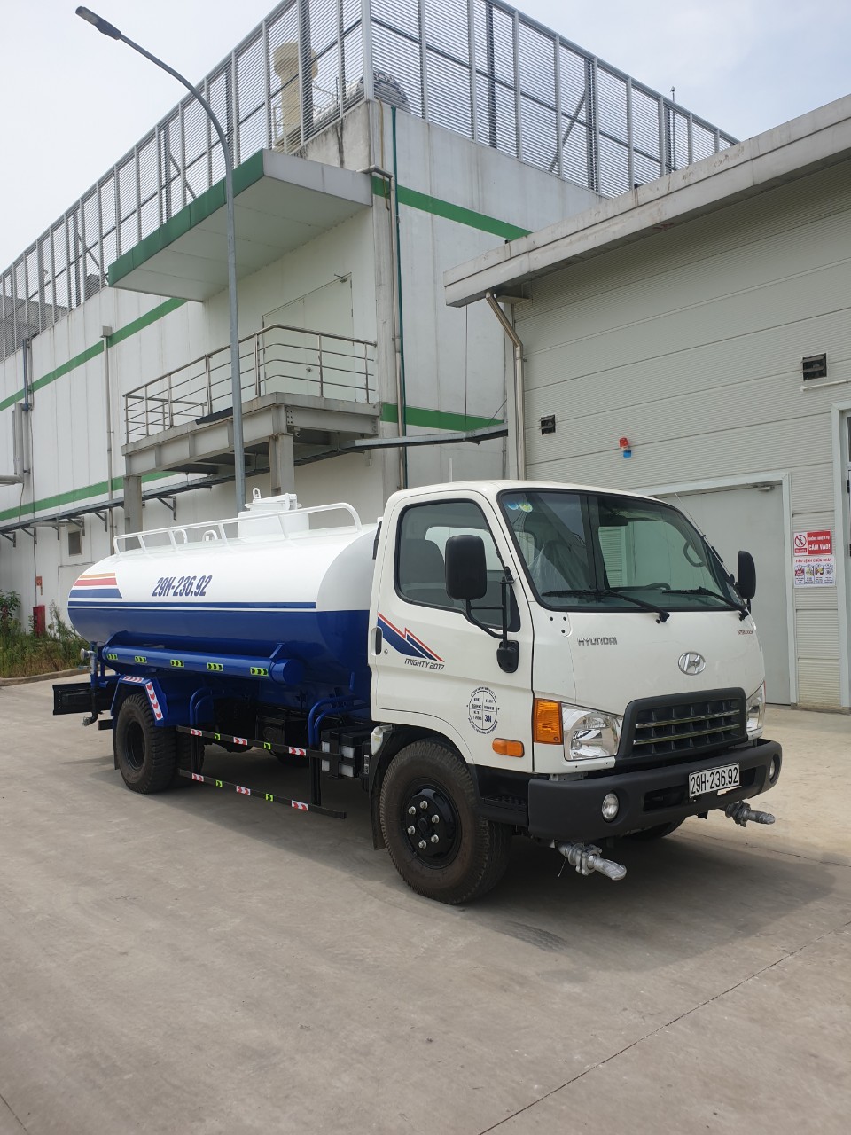 Dịch vụ cung cấp xe phun nước rửa đường tại quận Thanh Xuân